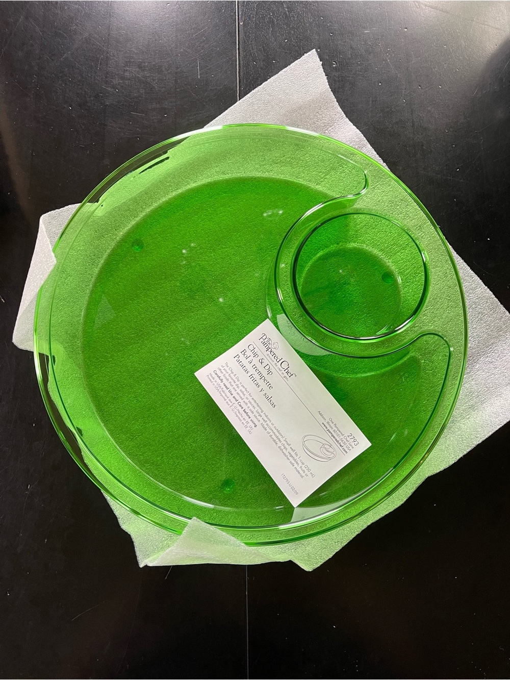 The Pampered Chef Chip and Dip Bowl